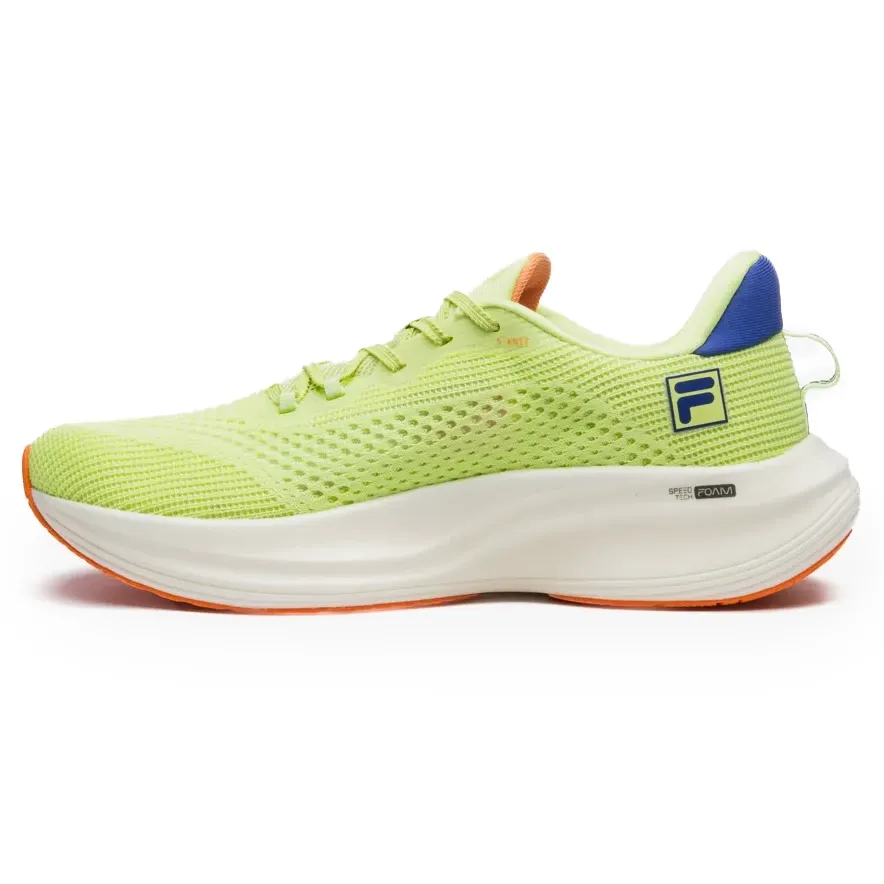 Tênis masculino Fila Racer Speedzone verde neon em destaque para uso esportivo